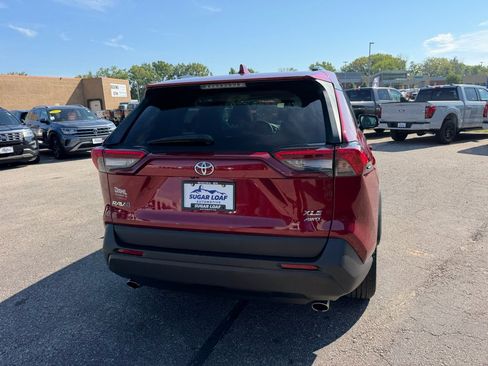 Used 2019 Toyota RAV4 XLE AWD/4WD image 5