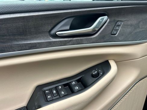 New 2026 Jeep Grand Cherokee Limited image 12