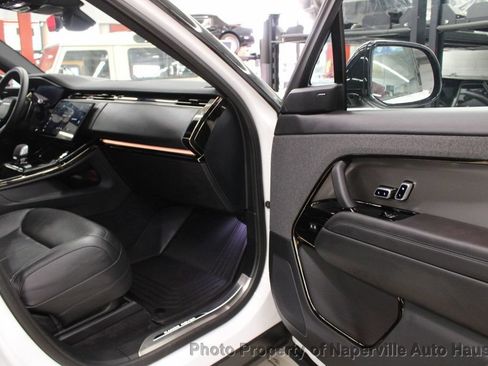 Used 2025 Land Rover Range Rover Sport SE AWD/4WD image 43