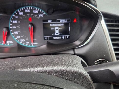 Used 2018 Chevrolet Trax LT w/ LT Convenience Package FWD image 4