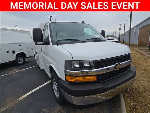 New 2025 Chevrolet Express 3500 w/ Power Convenience Package RWD image 14