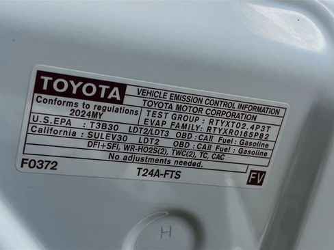 Used 2024 Toyota Tacoma TRD Off-Road AWD/4WD image 33