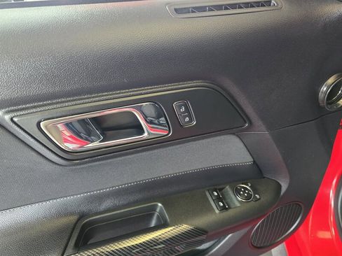 Used 2017 Ford Mustang Coupe image 14