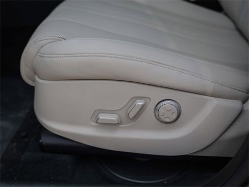 New 2025 Genesis GV80 2.5T Advanced image 10