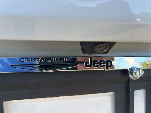 Used 2022 Volkswagen Taos S image 20