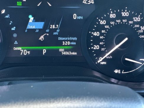 Used 2024 Toyota Sienna XSE w/ XSE Premium Package FWD image 30