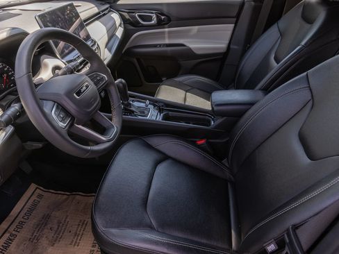 Used 2025 Jeep Compass Limited AWD/4WD image 21