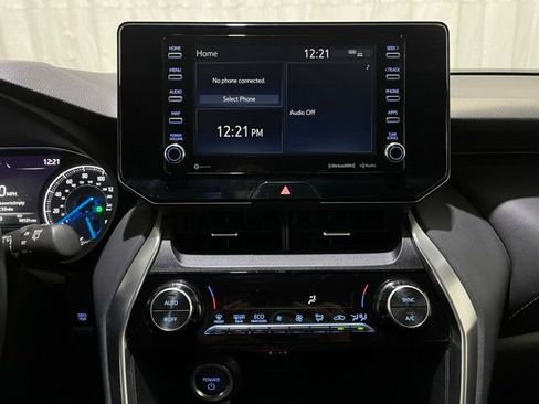 Certified 2022 Toyota Venza XLE AWD/4WD image 19