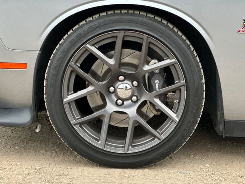 Used 2016 Dodge Challenger R/T Scat Pack w/ Leather Interior Group image 26