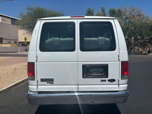Used 2014 Ford E-350 and Econoline 350 XLT RWD image 7