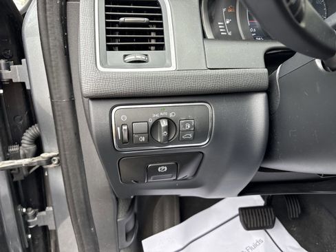 Used 2016 Volvo XC60 T6 Platinum w/ Climate Package image 14