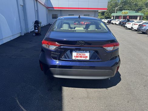Used 2023 Toyota Corolla LE w/ Carpet Mat Package (TMS) FWD image 6