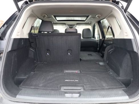 Used 2022 Nissan Rogue SL w/ SL Premium Package image 29