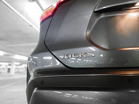 Used 2025 Nissan Kicks Play S image 11