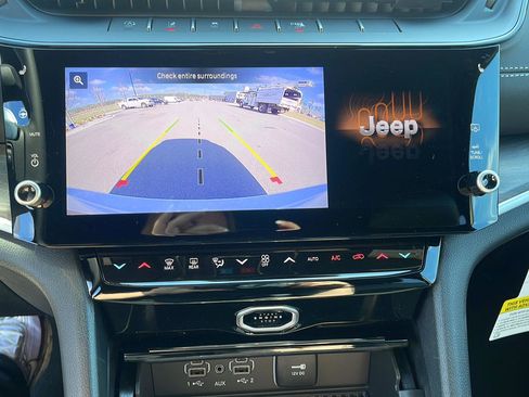 New 2026 Jeep Grand Cherokee Altitude AWD/4WD image 18