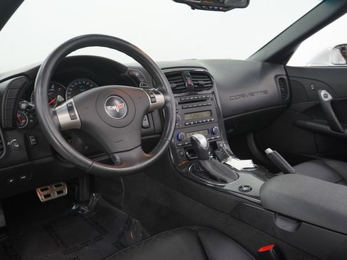 Used 2011 Chevrolet Corvette Grand Sport w/ Preferred Equipment Group RWD image 16