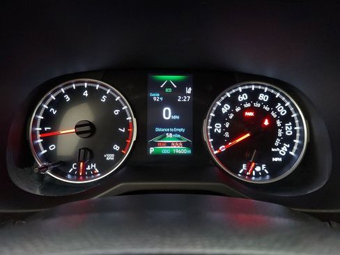 Used 2019 Toyota RAV4 LE w/ Carpet Mat Package FWD image 7