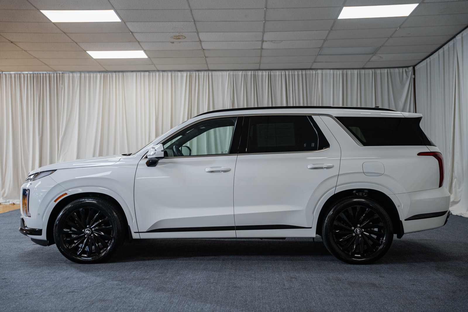 Used 2025 Hyundai Palisade Calligraphy AWD/4WD image 5