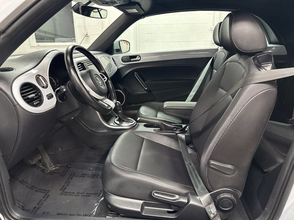 Used 2019 Volkswagen Beetle 2.0T SE FWD image 23