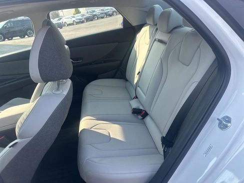 Used 2023 Hyundai Elantra Limited w/ Cargo Package image 17
