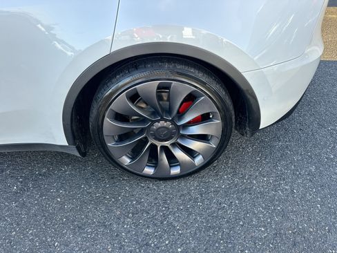 Used 2022 Tesla Model Y Performance image 25