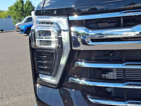 Certified 2025 Chevrolet Silverado 2500 LTZ w/ LTZ Convenience Package AWD/4WD image 9
