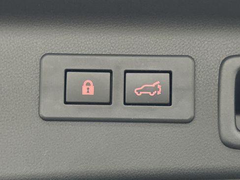 Used 2024 Subaru Ascent Limited w/ Technology Package image 13