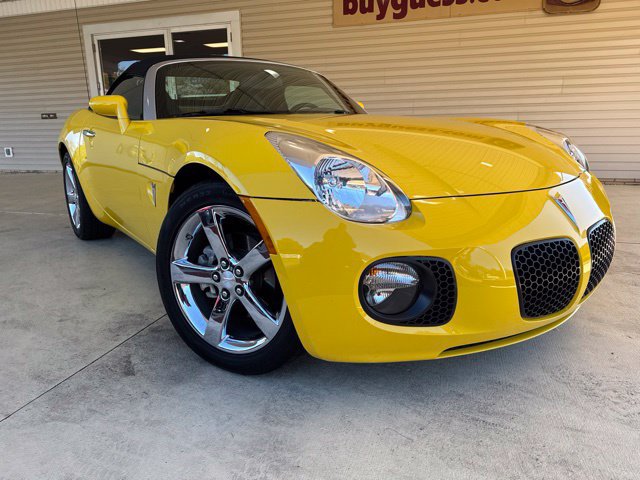 Used 2008 Pontiac Solstice GXP w/ Premium Package RWD image 17