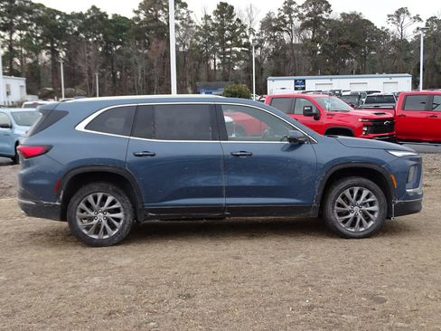 Used 2025 Buick Enclave Preferred image 8