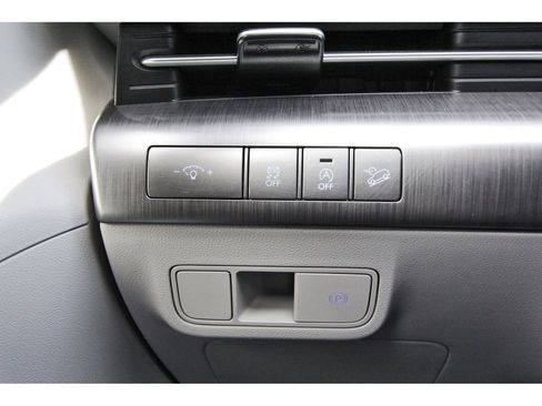 Used 2024 Hyundai Kona SE image 20