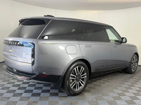 New 2025 Land Rover Range Rover Long Wheelbase SE image 8
