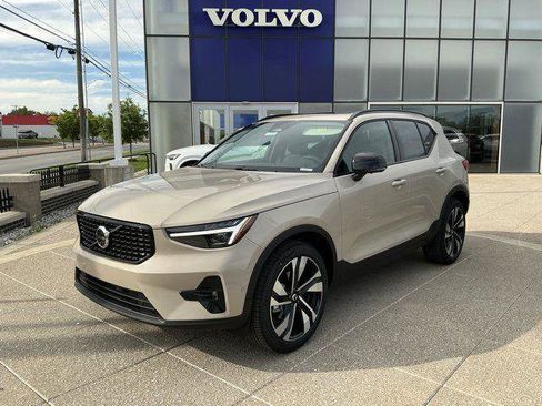 New 2026 Volvo XC40 B5 Ultra w/ Climate Package AWD/4WD image 2