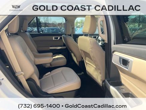 Used 2022 Ford Explorer XLT w/ Equipment Group 202A image 8