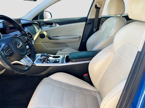 Used 2022 Kia Stinger GT2 image 21