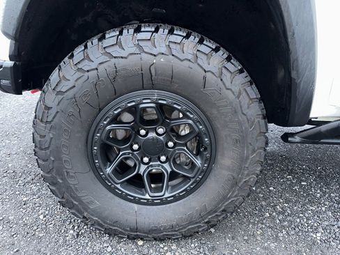 Used 2024 Chevrolet Colorado ZR2 w/ ZR2 Bison Edition image 16