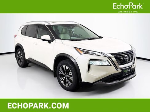 Used 2022 Nissan Rogue SV w/ SV Premium Package FWD image 1