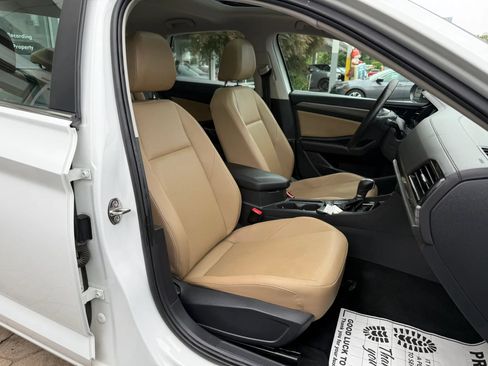 Used 2019 Volkswagen Jetta SEL FWD image 39
