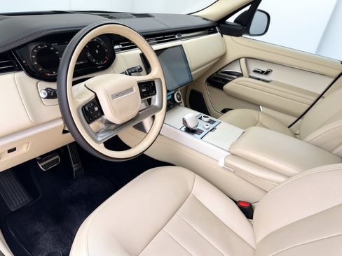 Used 2023 Land Rover Range Rover SV AWD/4WD image 4