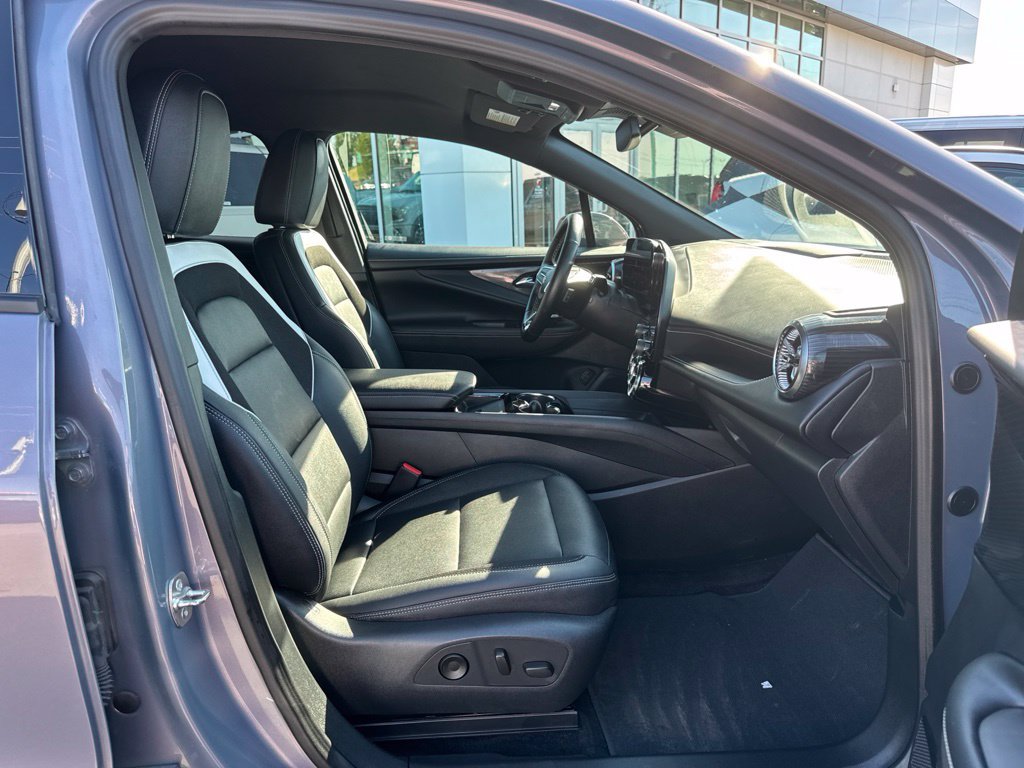 Used 2024 Chevrolet Blazer EV LT AWD/4WD image 14