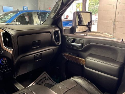 Used 2022 Chevrolet Silverado 3500 High Country w/ Z71 Off-Road Package AWD/4WD image 28
