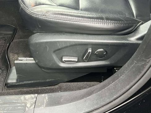 Used 2018 Ford Explorer XLT w/ Equipment Group 202A AWD/4WD image 21