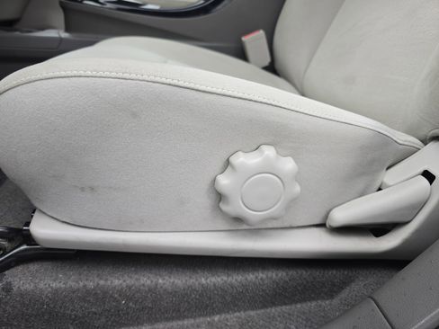 Used 2012 Nissan Leaf SL image 28