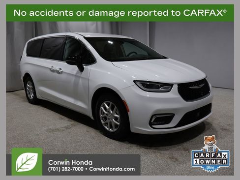 Used 2024 Chrysler Pacifica Touring-L image 1