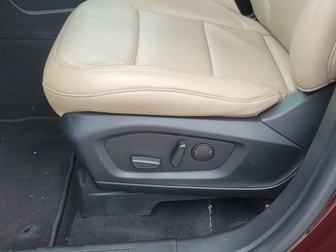 Certified 2022 Ford Explorer XLT w/ Equipment Group 202A RWD image 16