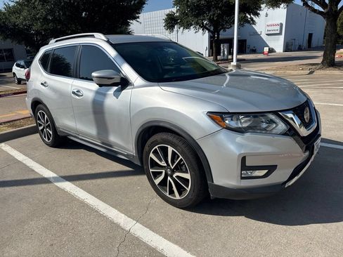 Used 2019 Nissan Rogue SL FWD image 2