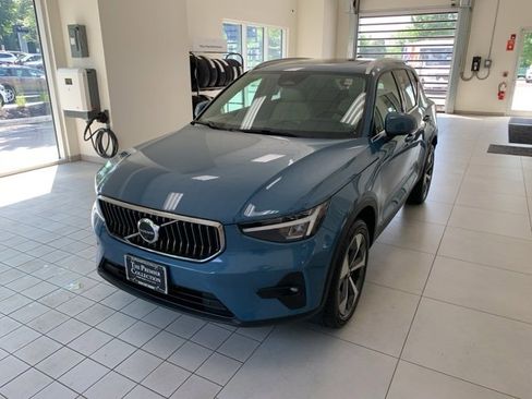 Certified 2023 Volvo XC40 B5 Plus w/ Driver Assist Package image 1