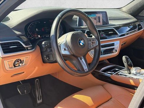 Used 2020 BMW 740i w/ M Sport Package image 9
