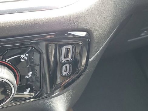Used 2024 Chevrolet Silverado 1500 High Country w/ Technology Package AWD/4WD image 18