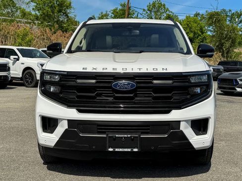 Used 2025 Ford Expedition Active AWD/4WD image 8