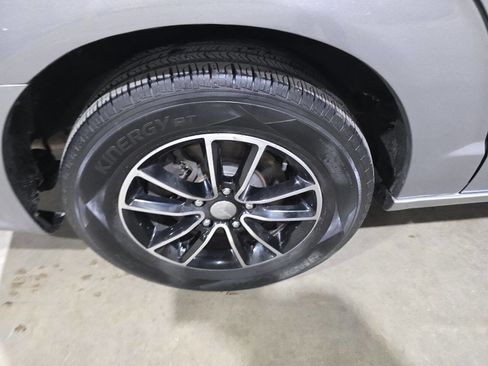 Used 2018 Dodge Grand Caravan GT FWD image 21